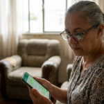 Governo libera avisos pelo WhatsApp para quem solicitou o BPC: data, local e horário do atendimento chegam no celular