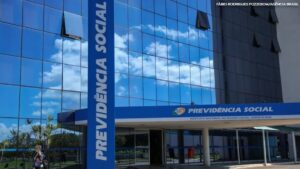 Governo reduz prazo para incluir processos em programa que agiliza análises do INSS