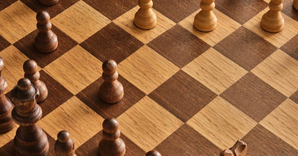 Por que controlar o centro decide a partida antes do lance 10